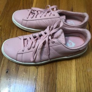 New balance sneakers size 7 women